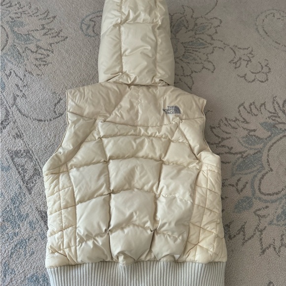 North face puffy vest - Picture 2 of 6